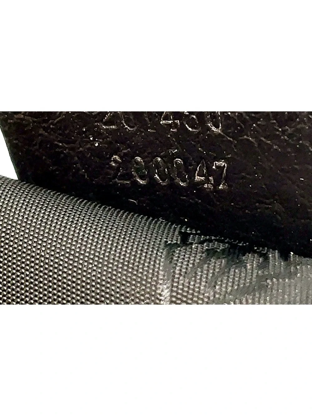 GUCCI Embossed GUCCISIMA Leather Briefcase - Dark Brown PROFESSIONAL